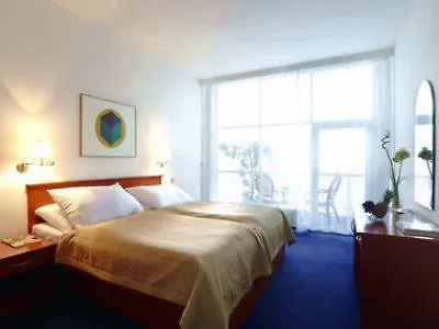 Szálloda Axa 3*