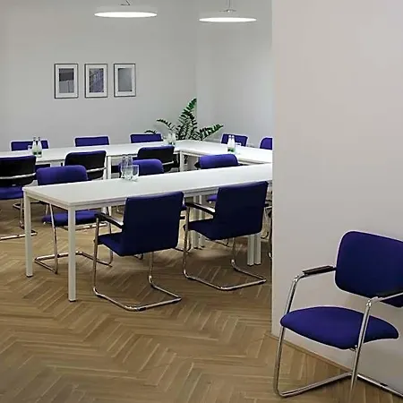 Axa Hotel