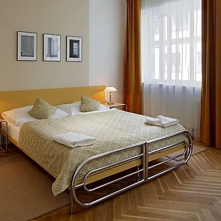 Axa Prag
