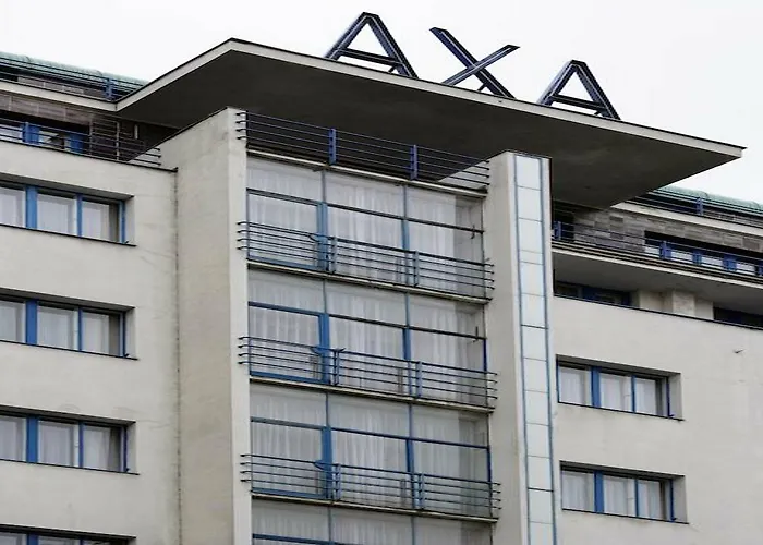 Axa Praag